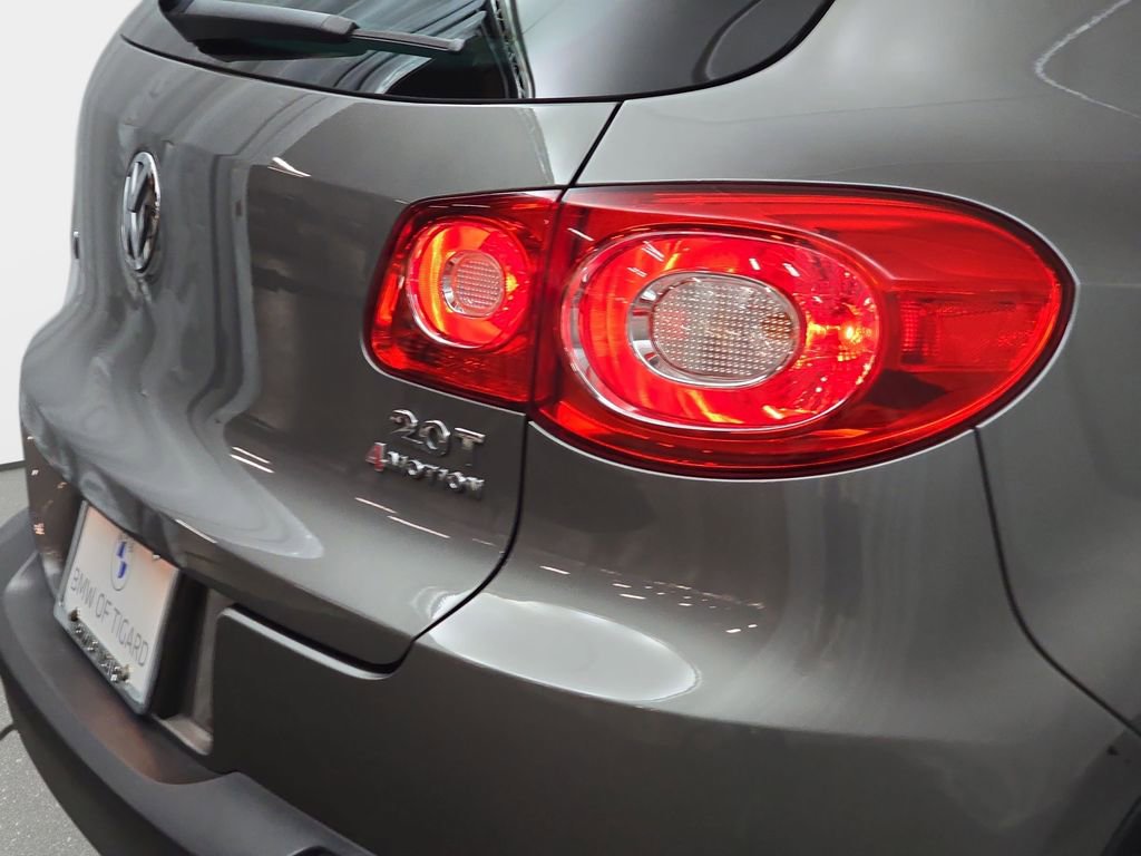 Used 2011 Volkswagen Tiguan SE image 32