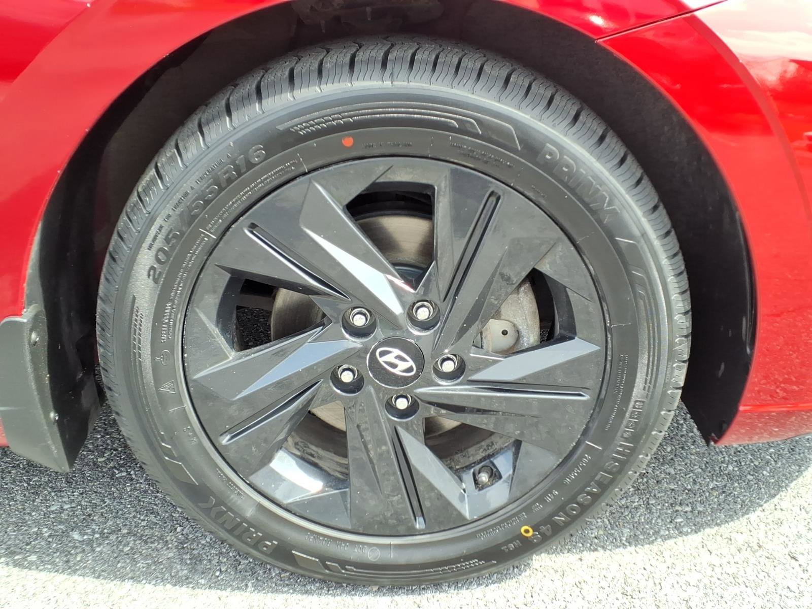 Used 2023 Hyundai Elantra SEL image 10