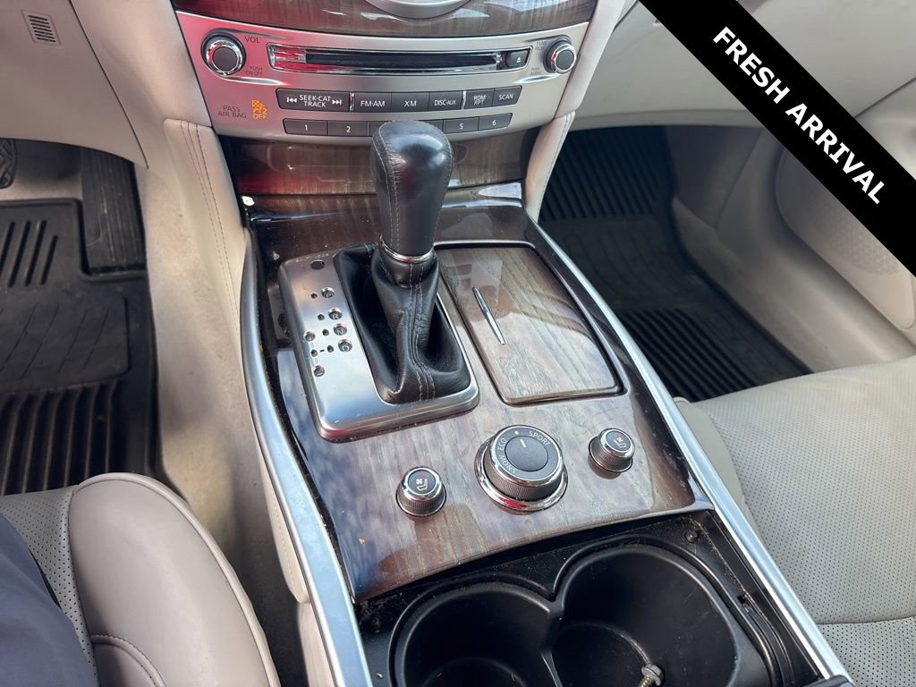 Used 2017 INFINITI Q70 L 3.7 w/ Deluxe Touring Package image 10