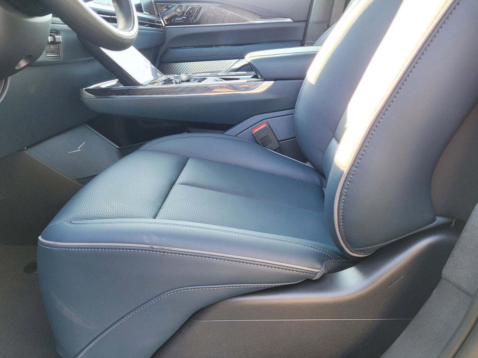 New 2025 Cadillac Escalade IQ Luxury 2 image 7