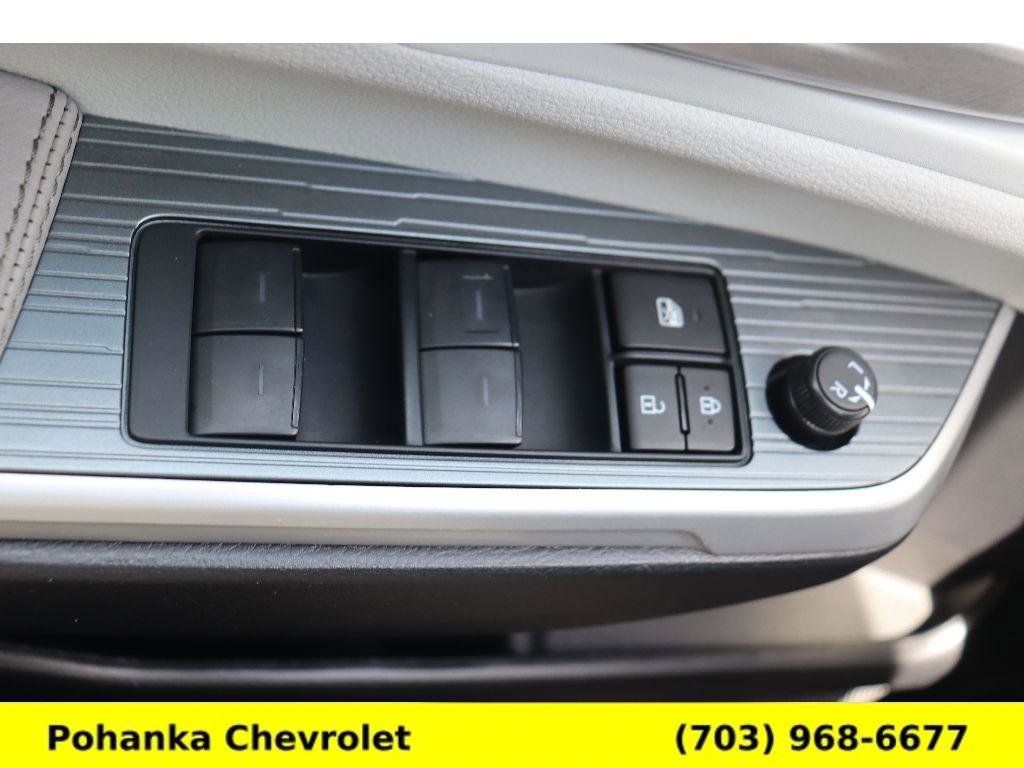 Used 2025 Toyota Sienna XLE w/ XLE Plus Package AWD/4WD image 19