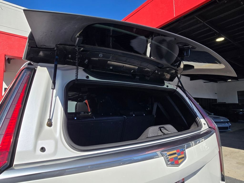 Used 2021 Cadillac Escalade Premium Luxury w/ Performance Package image 22