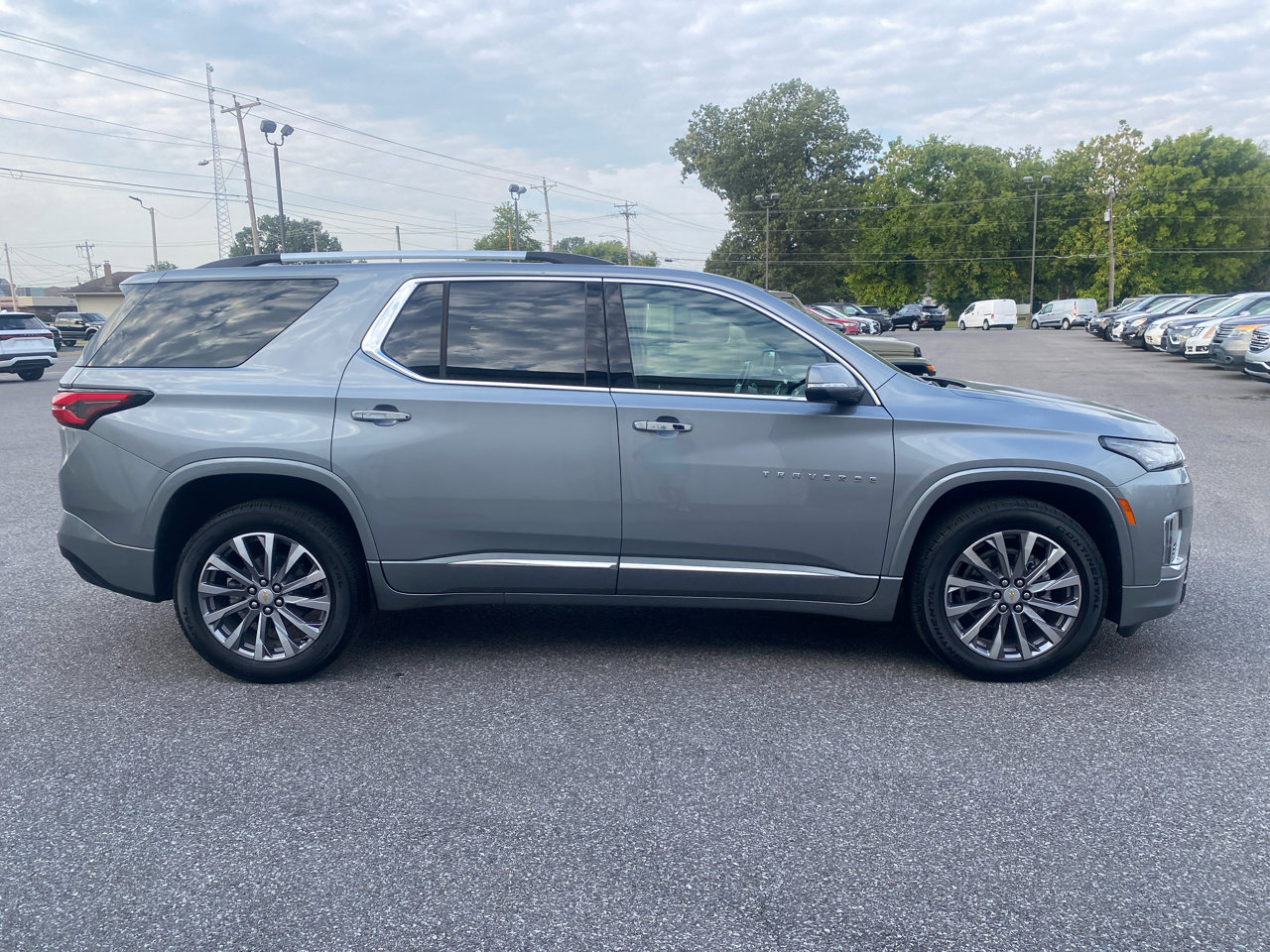 Used 2023 Chevrolet Traverse Premier image 4