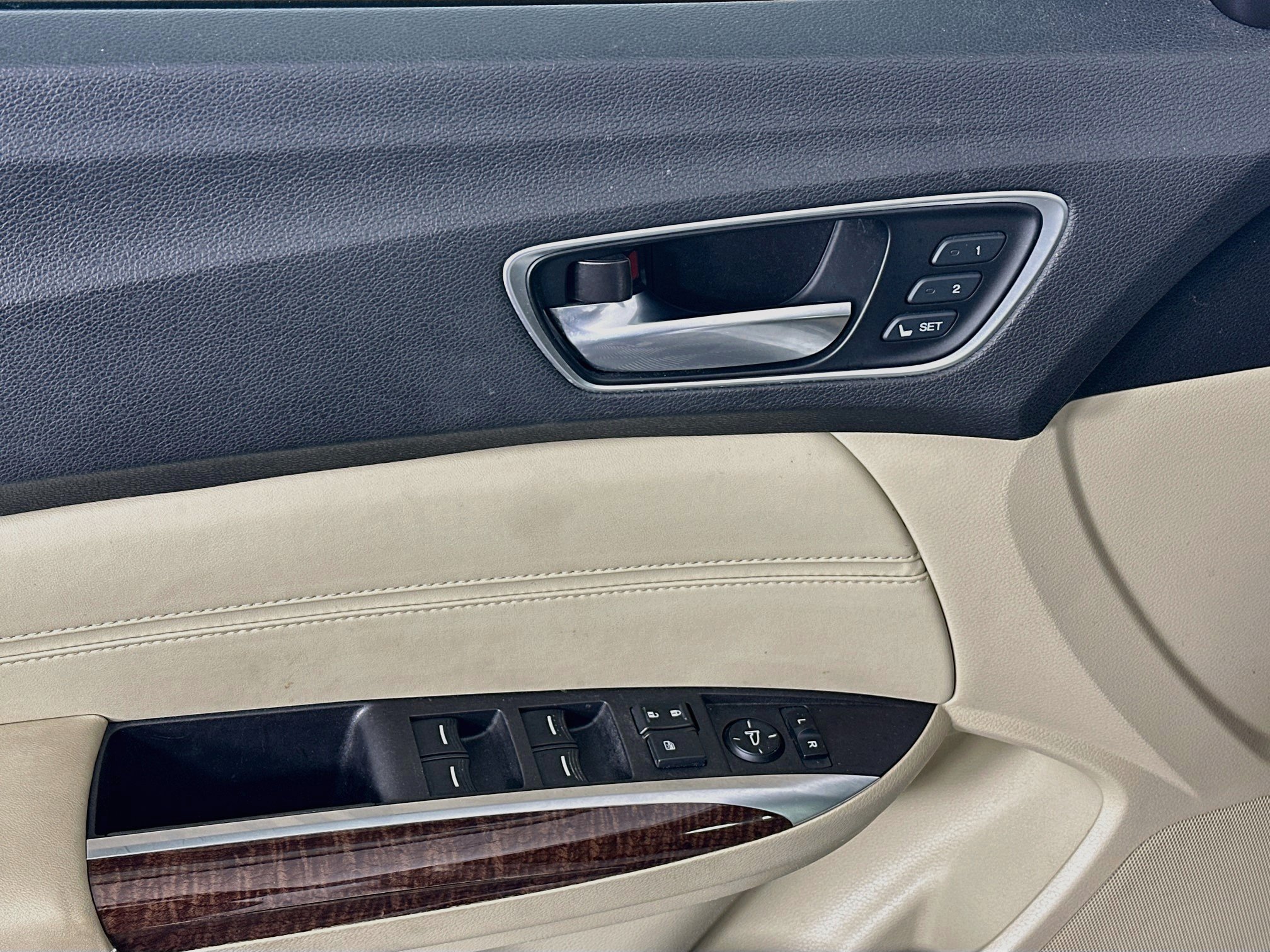 Used 2018 Acura TLX FWD image 15