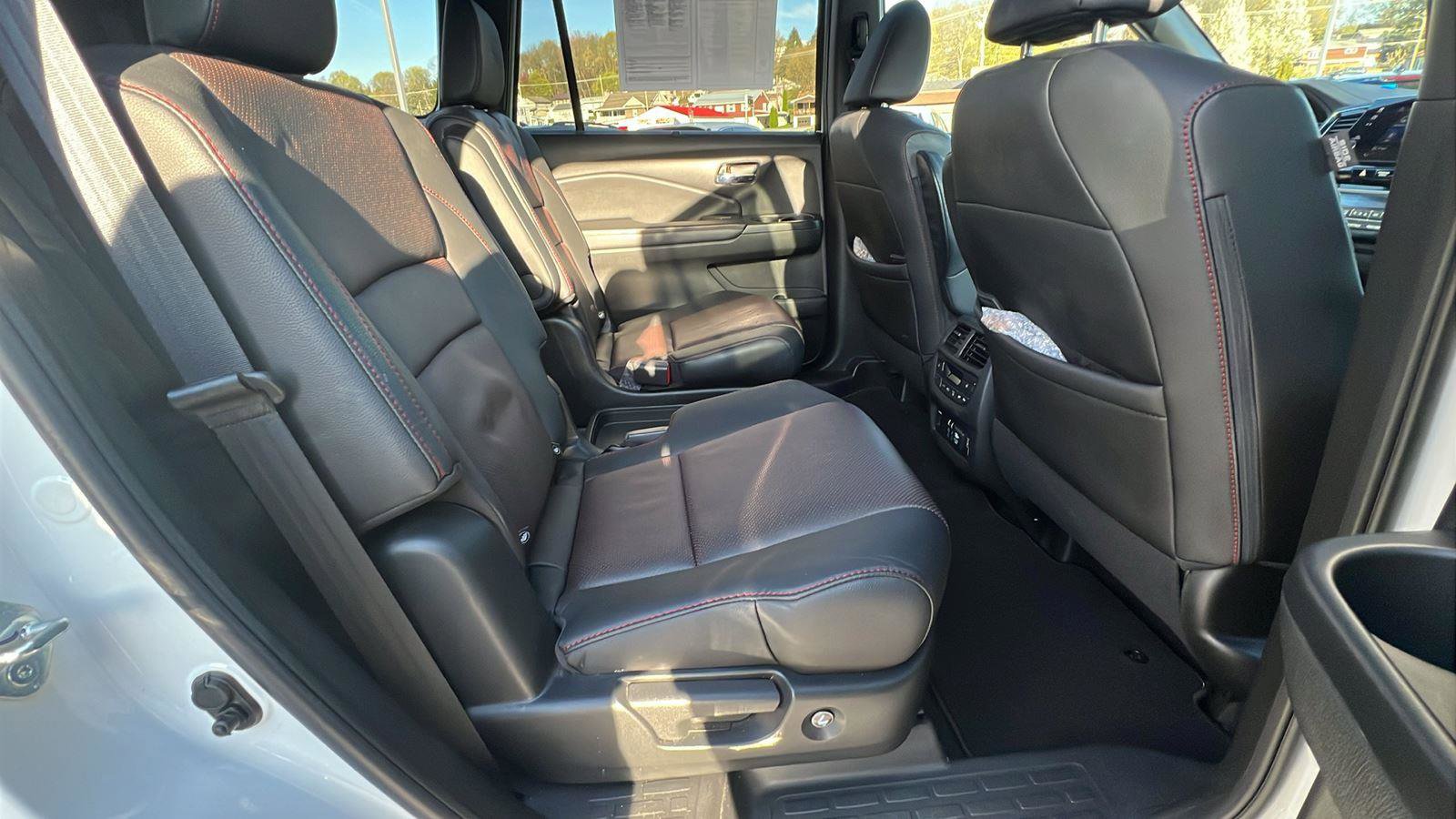 Used 2021 Honda Pilot Black Edition image 15