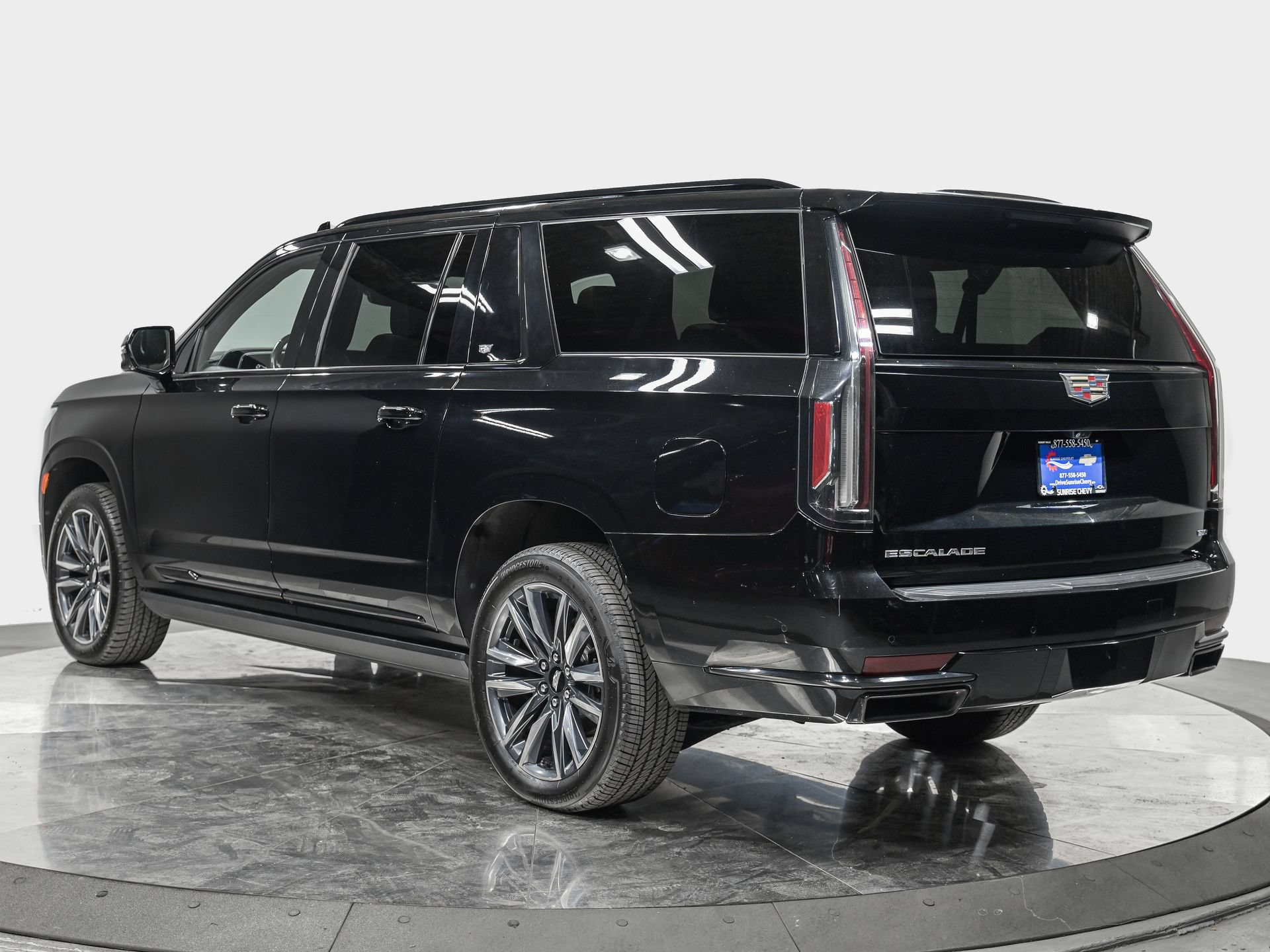 Used 2021 Cadillac Escalade ESV Sport w/ Driver Assist Tech Package AWD/4WD image 4