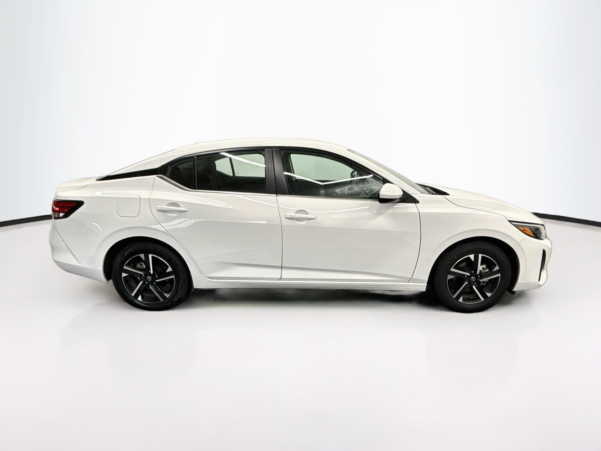 Used 2025 Nissan Sentra SV FWD image 10