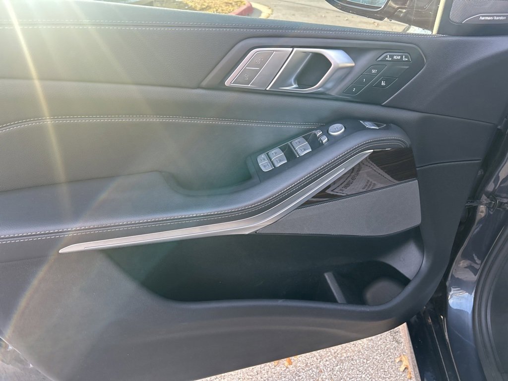 Used 2019 BMW X7 xDrive50i w/ Premium Package image 9