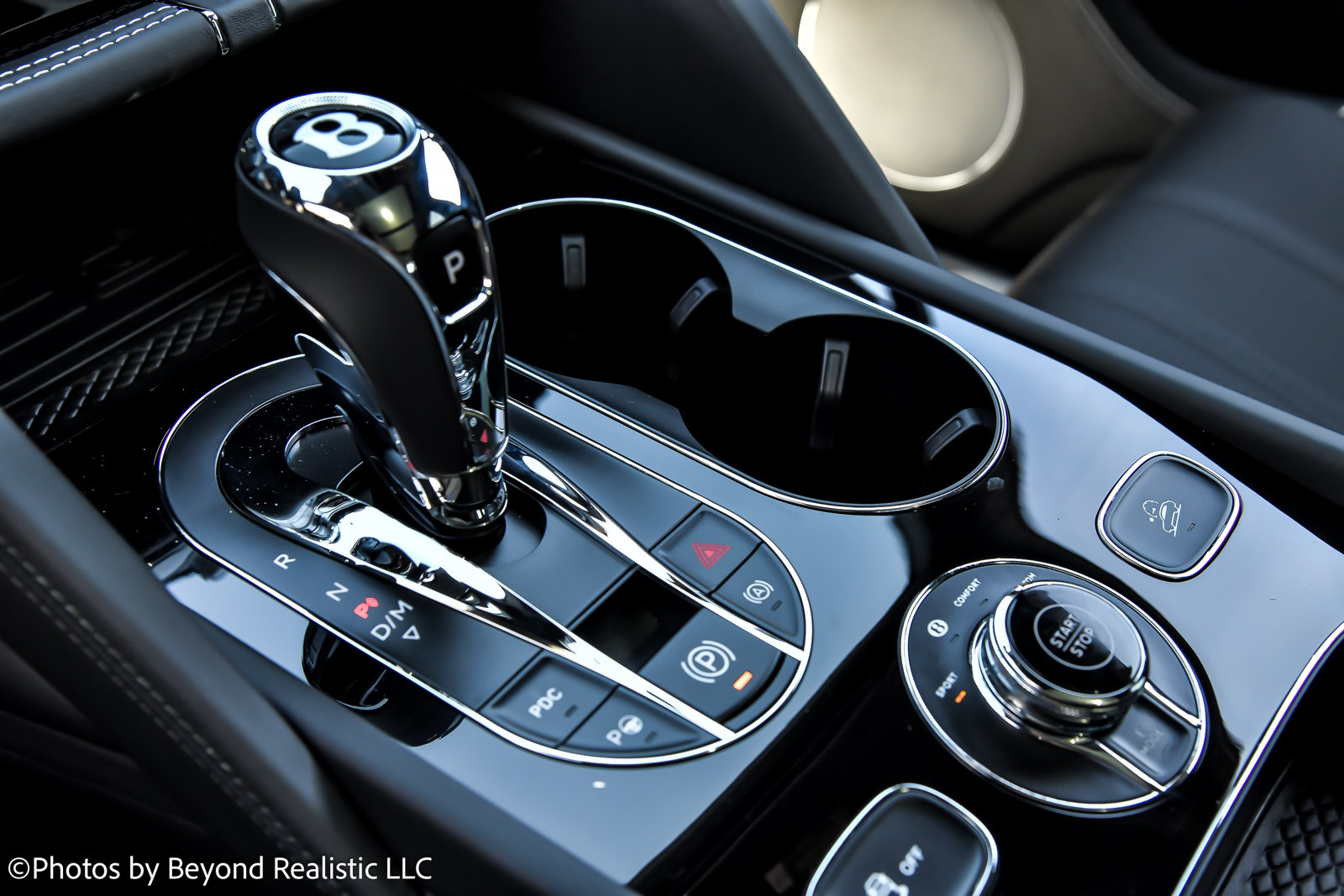 Certified 2023 Bentley Bentayga Plug-In Hybrid AWD/4WD image 48