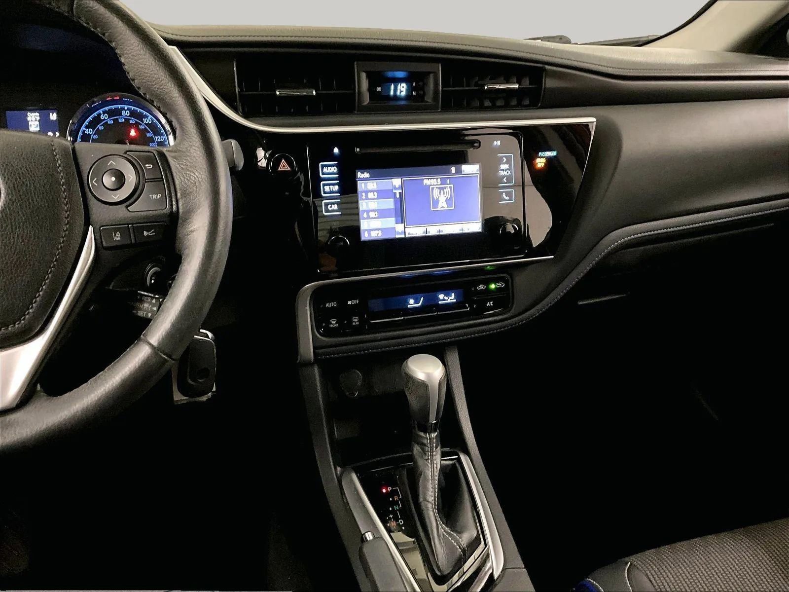 Used 2018 Toyota Corolla SE image 6