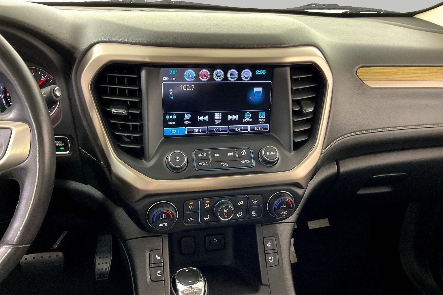 Used 2018 GMC Acadia Denali w/ Technology Package AWD/4WD image 9
