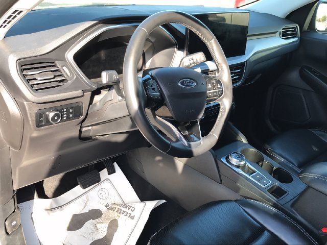 Used 2024 Ford Escape Platinum AWD/4WD image 3