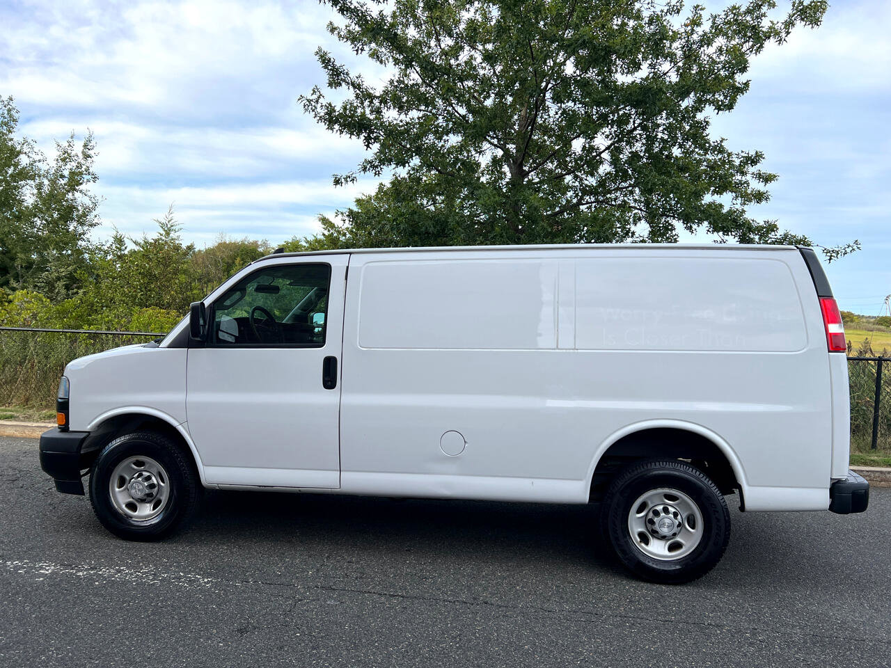 Used 2018 Chevrolet Express 2500 image 4