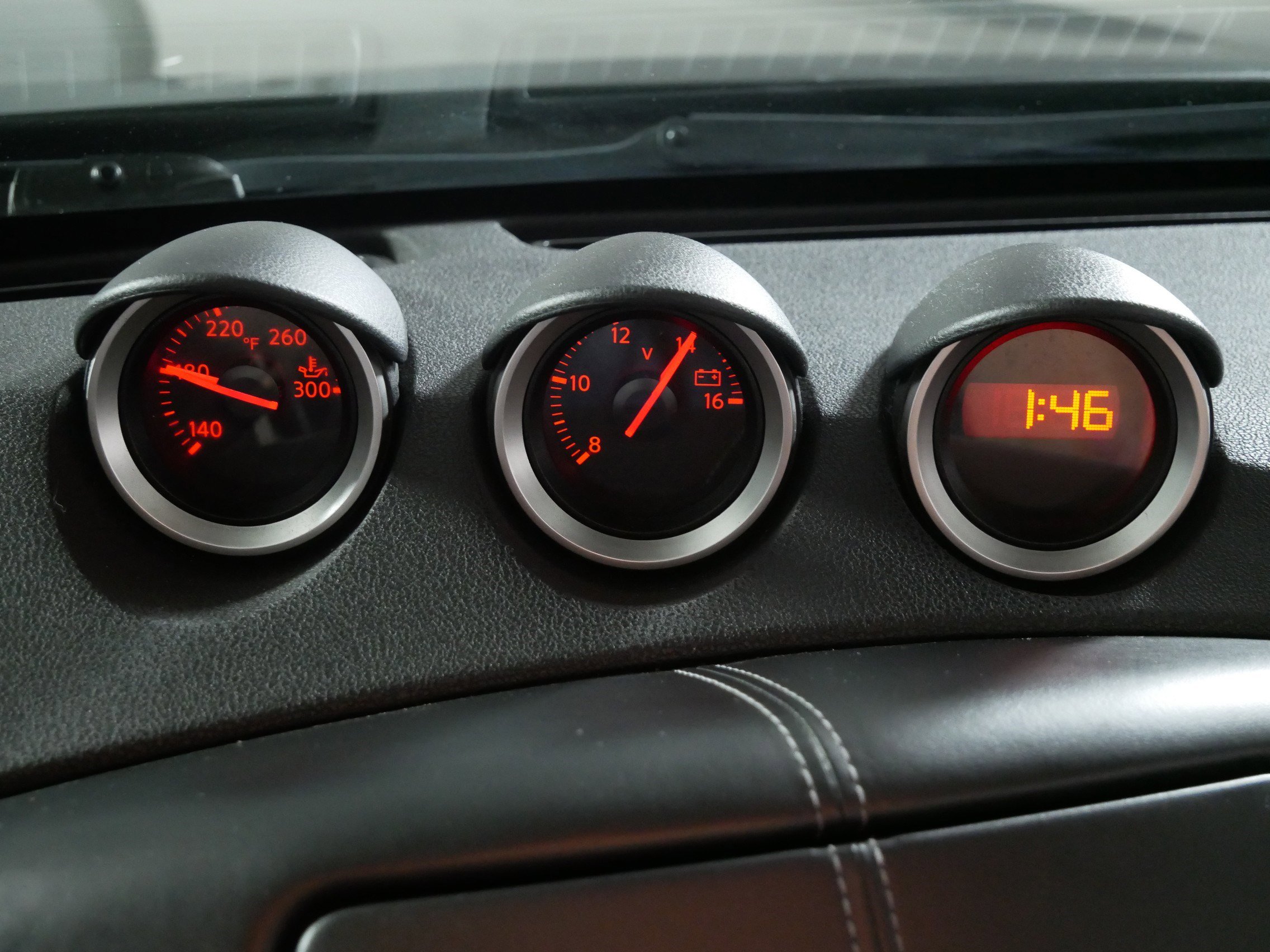 Used 2014 Nissan 370Z Roadster image 31