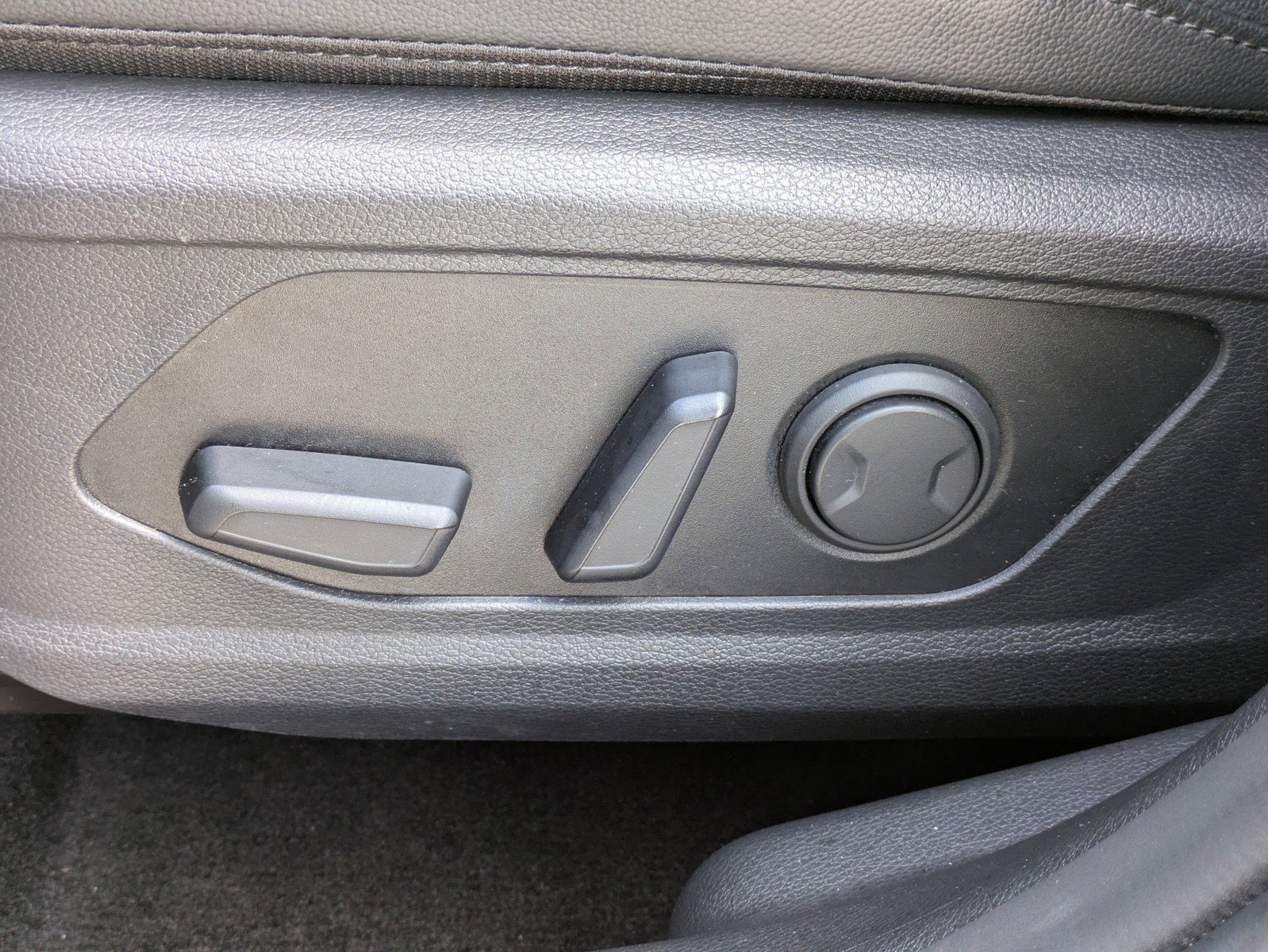 Certified 2023 Kia Sportage EX AWD/4WD image 17