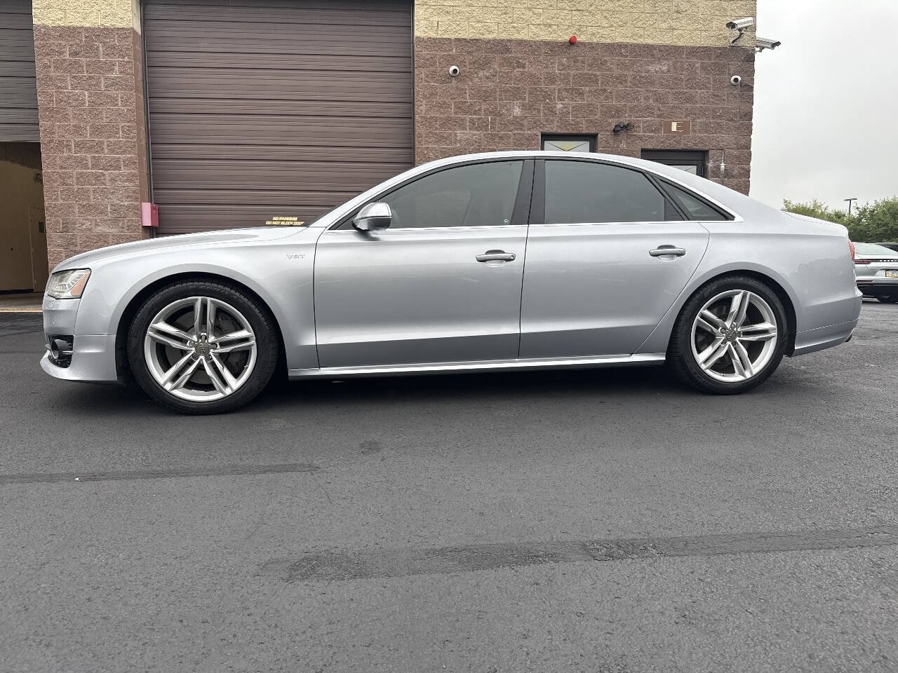 Used 2015 Audi S8 w/ S8 Driver Assistance Package AWD/4WD image 2