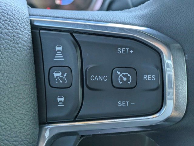 Used 2026 RAM 2500 Laramie AWD/4WD image 22