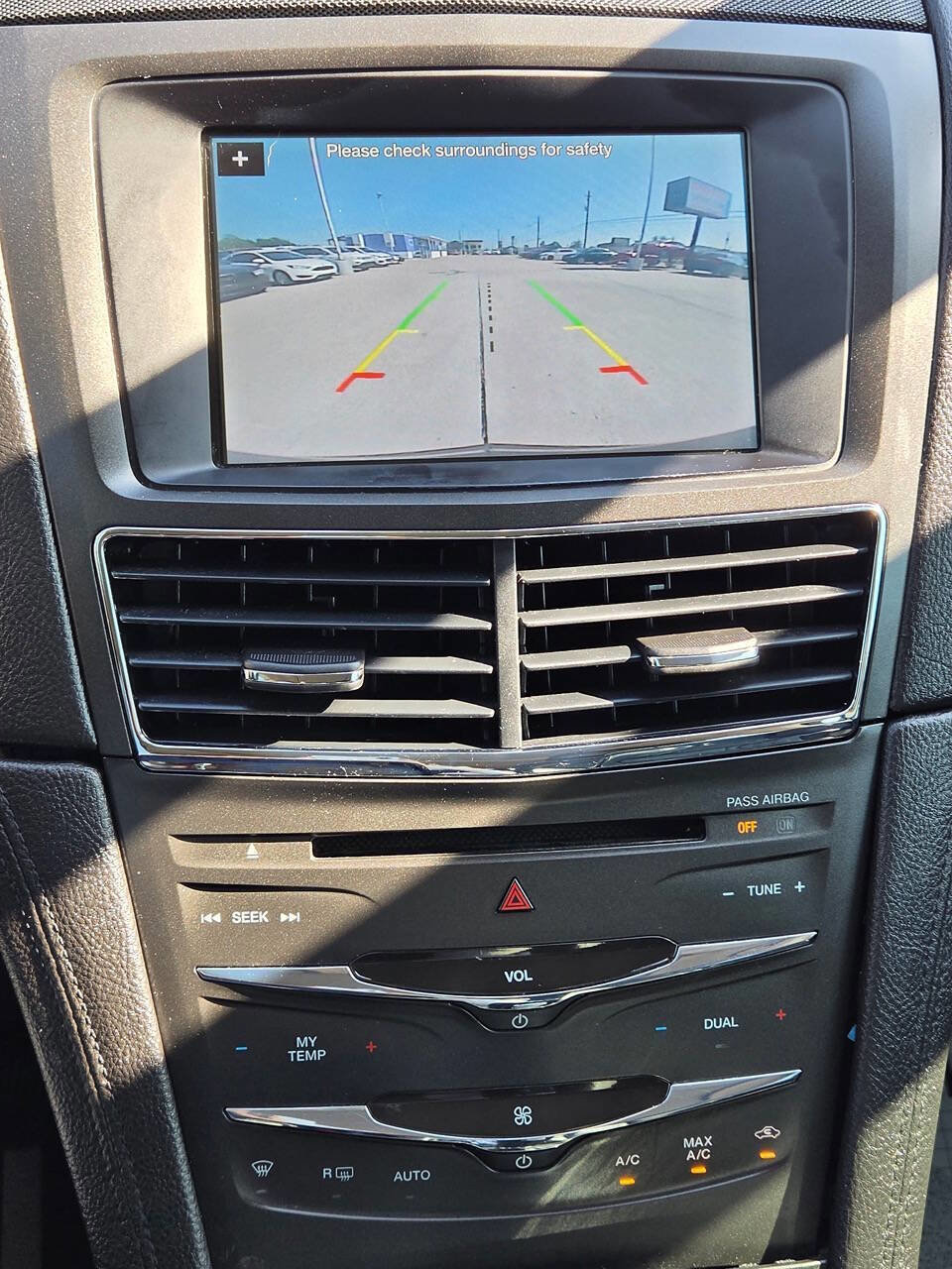 Used 2016 Lincoln MKT AWD image 11