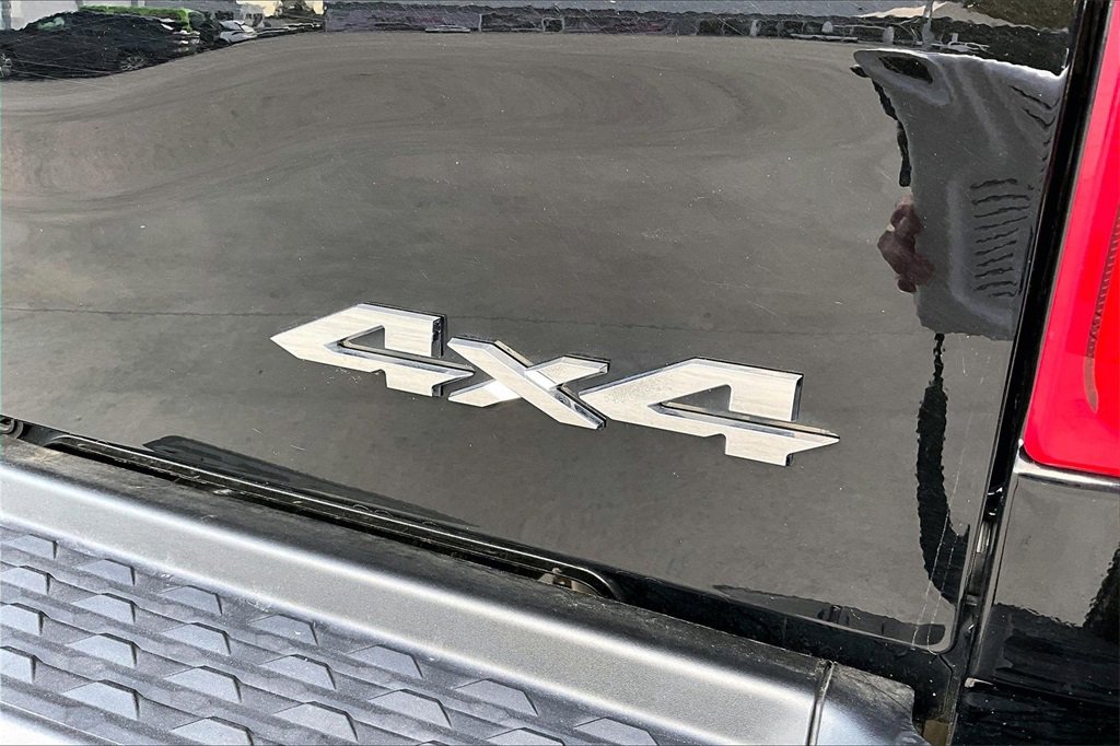 Used 2024 RAM 2500 Big Horn w/ Sport Appearance Package image 38