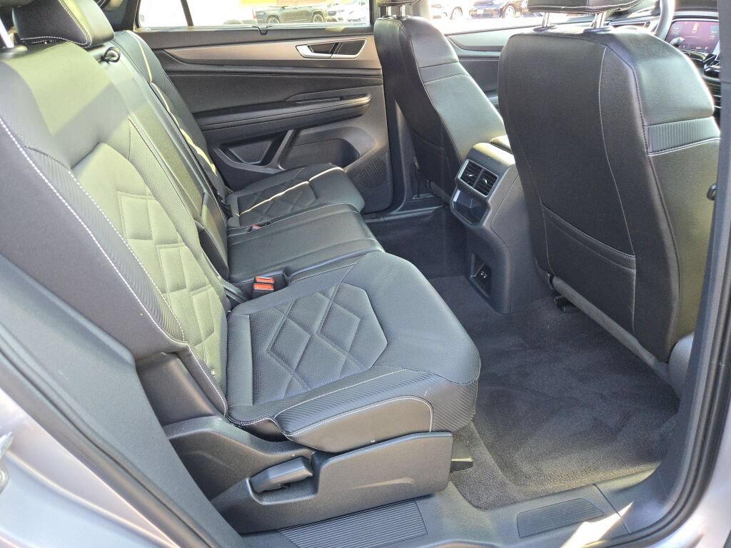 Used 2024 Volkswagen Atlas Cross Sport SE w/ Panoramic Sunroof Package AWD/4WD image 20