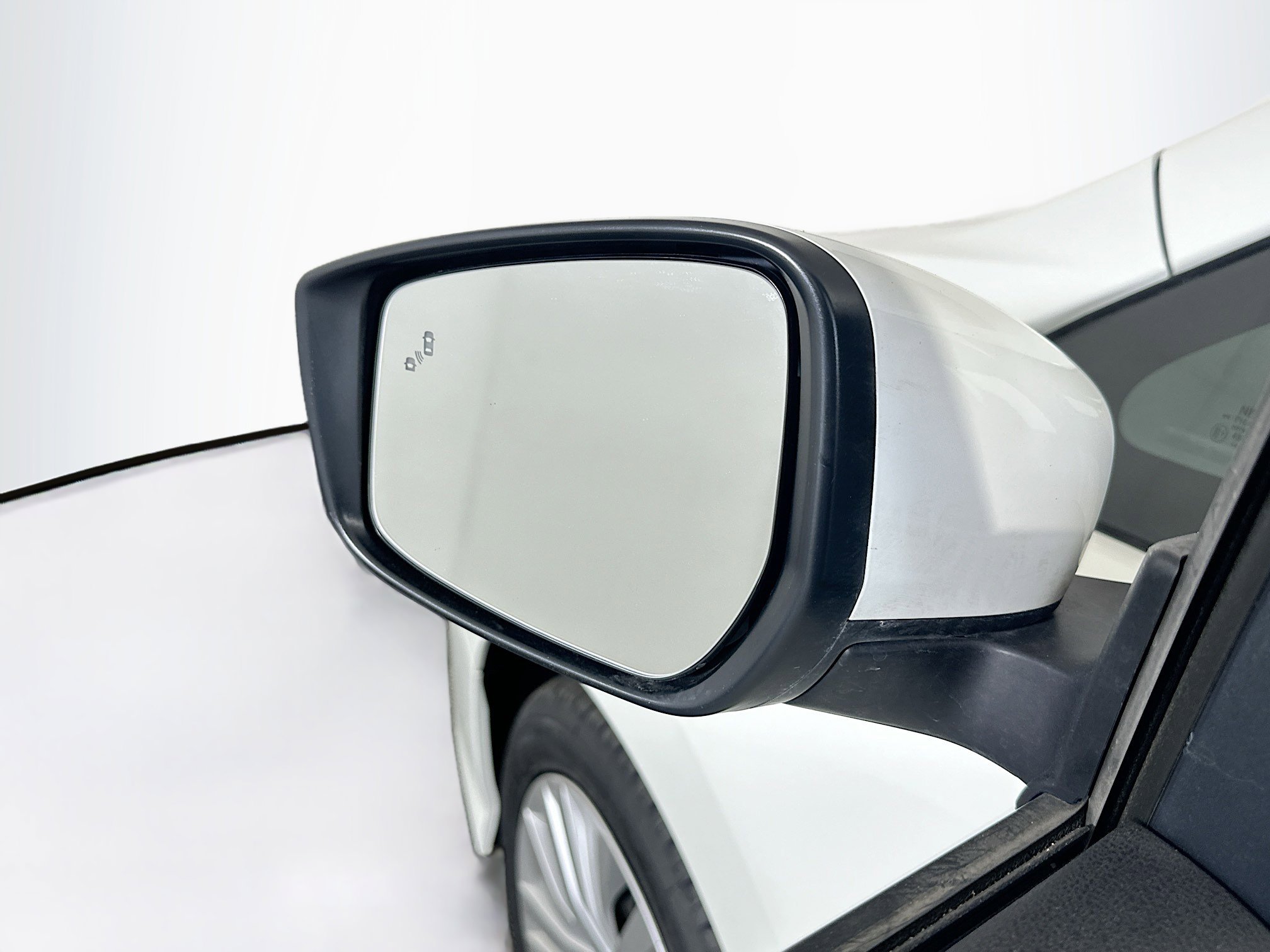Used 2025 Nissan Leaf S FWD image 15