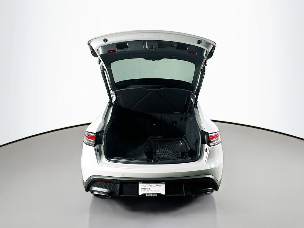 Certified 2025 Porsche Macan image 28