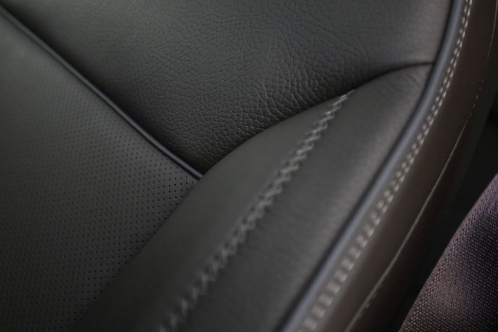 Used 2024 GMC Yukon Denali w/ Denali Reserve Package AWD/4WD image 46