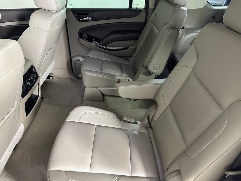 Used 2020 Chevrolet Suburban LT AWD/4WD image 28