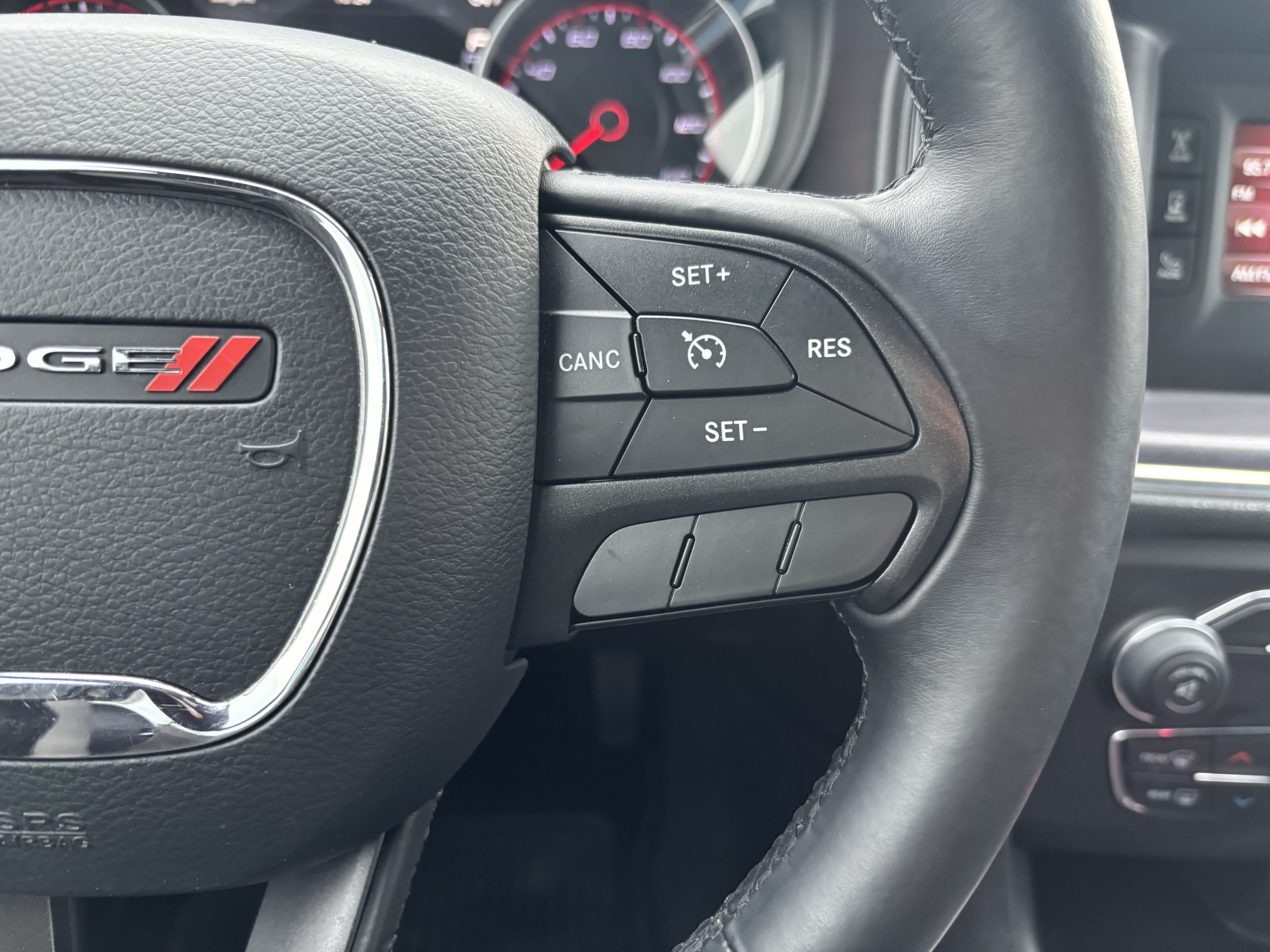Used 2016 Dodge Charger SE RWD image 14