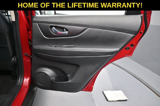 Used 2017 Nissan Rogue S AWD/4WD image 40