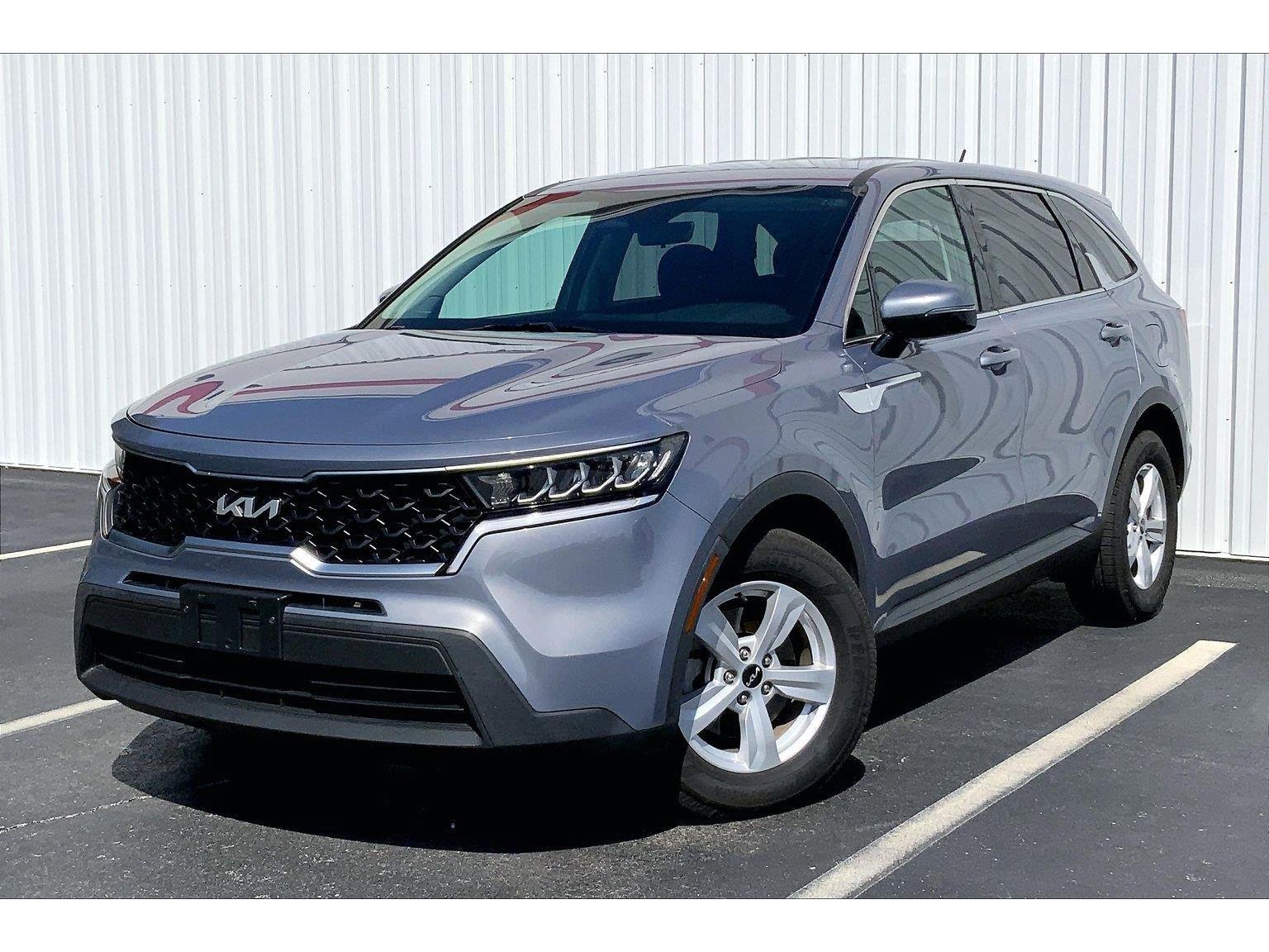 Used 2023 Kia Sorento LX FWD image 1