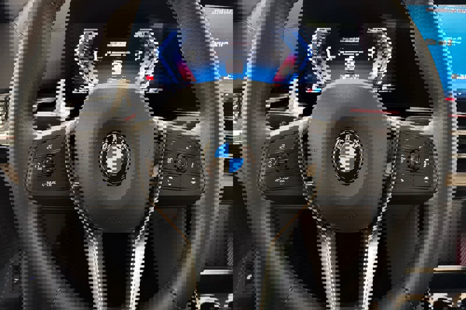 Used 2025 BMW X2 xDrive28i w/ Technology Package image 23