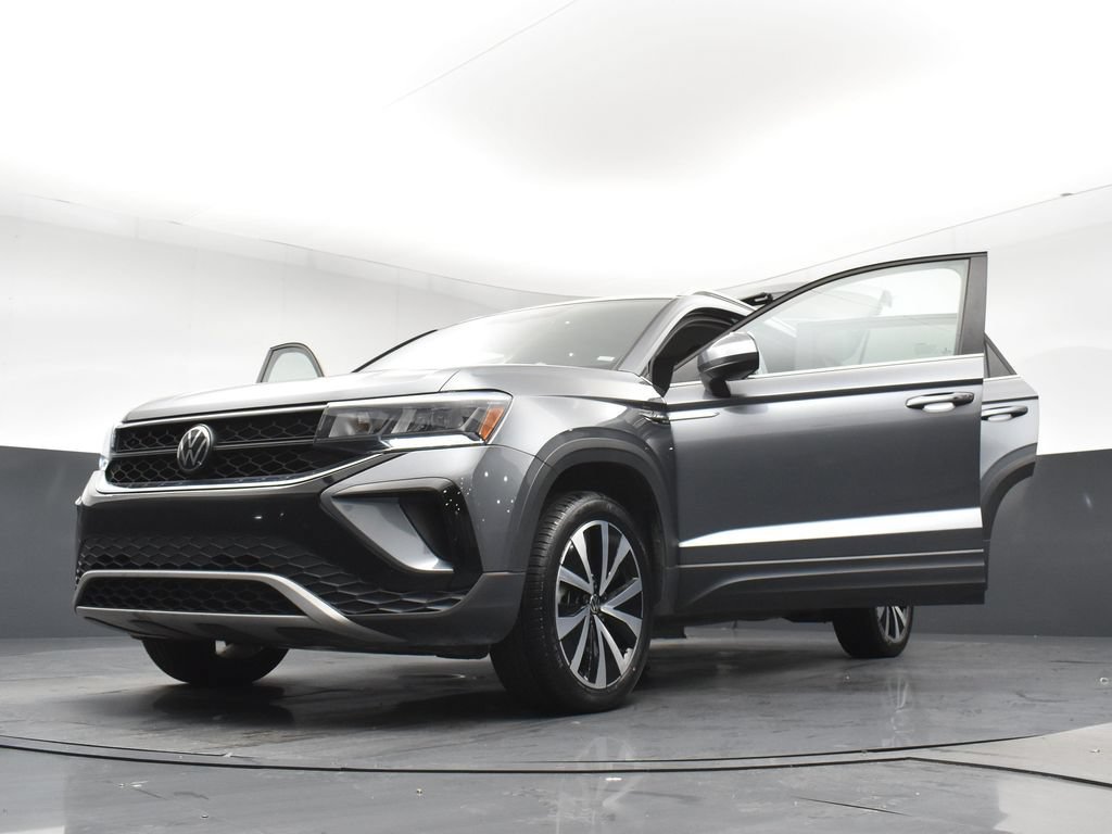 Used 2024 Volkswagen Taos SE FWD image 30