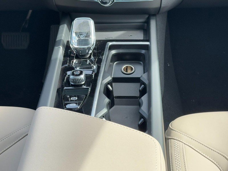 New 2026 Volvo XC60 T8 Plus w/ Protection Package Premier image 9