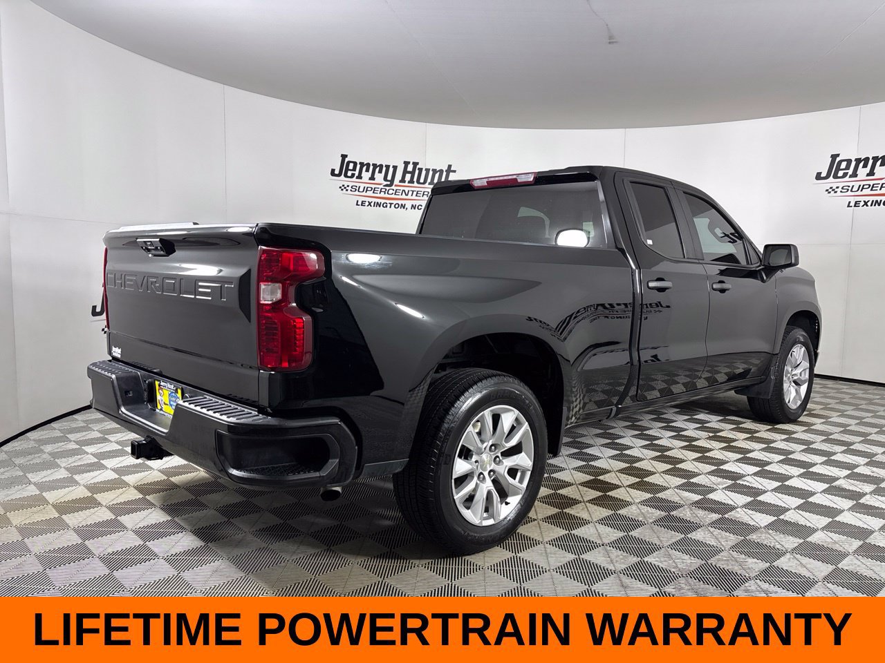 Used 2024 Chevrolet Silverado 1500 Custom AWD/4WD image 6