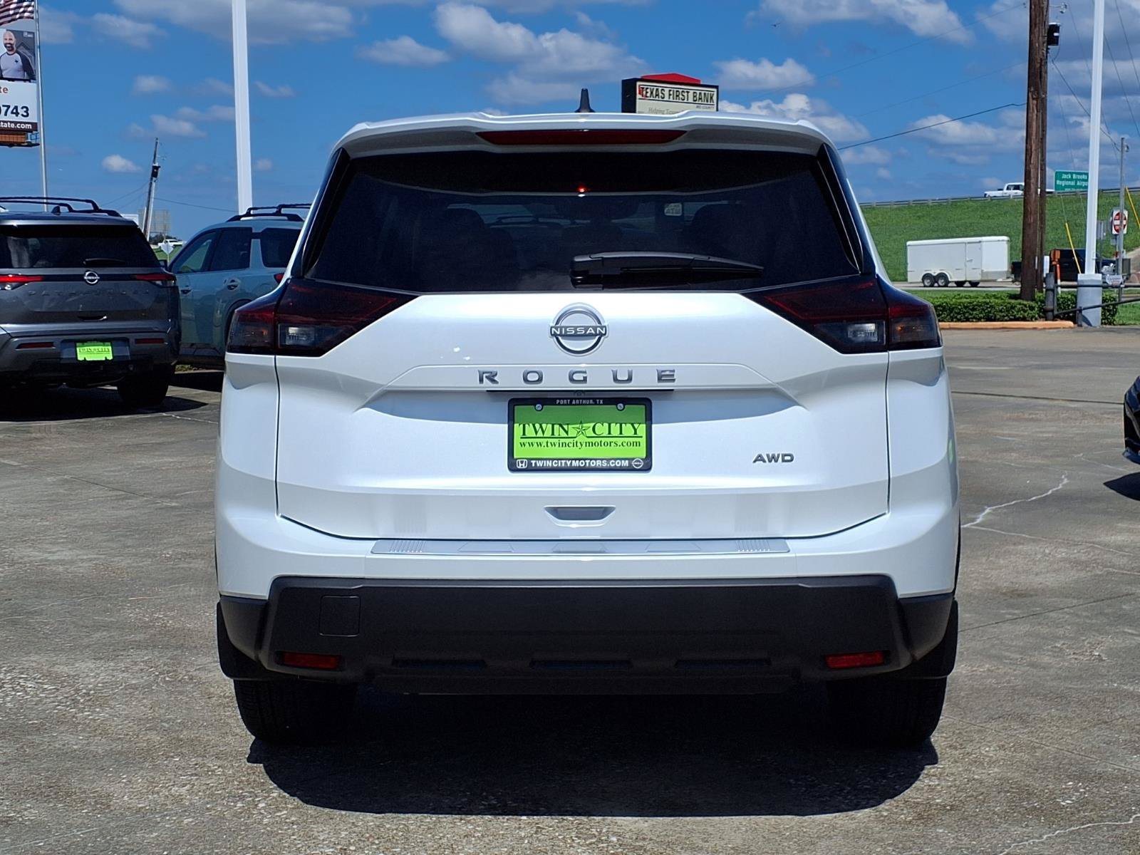 New 2026 Nissan Rogue SV AWD/4WD image 4