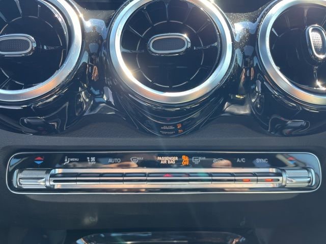 Used 2020 Mercedes-Benz GLB 250 4MATIC image 25