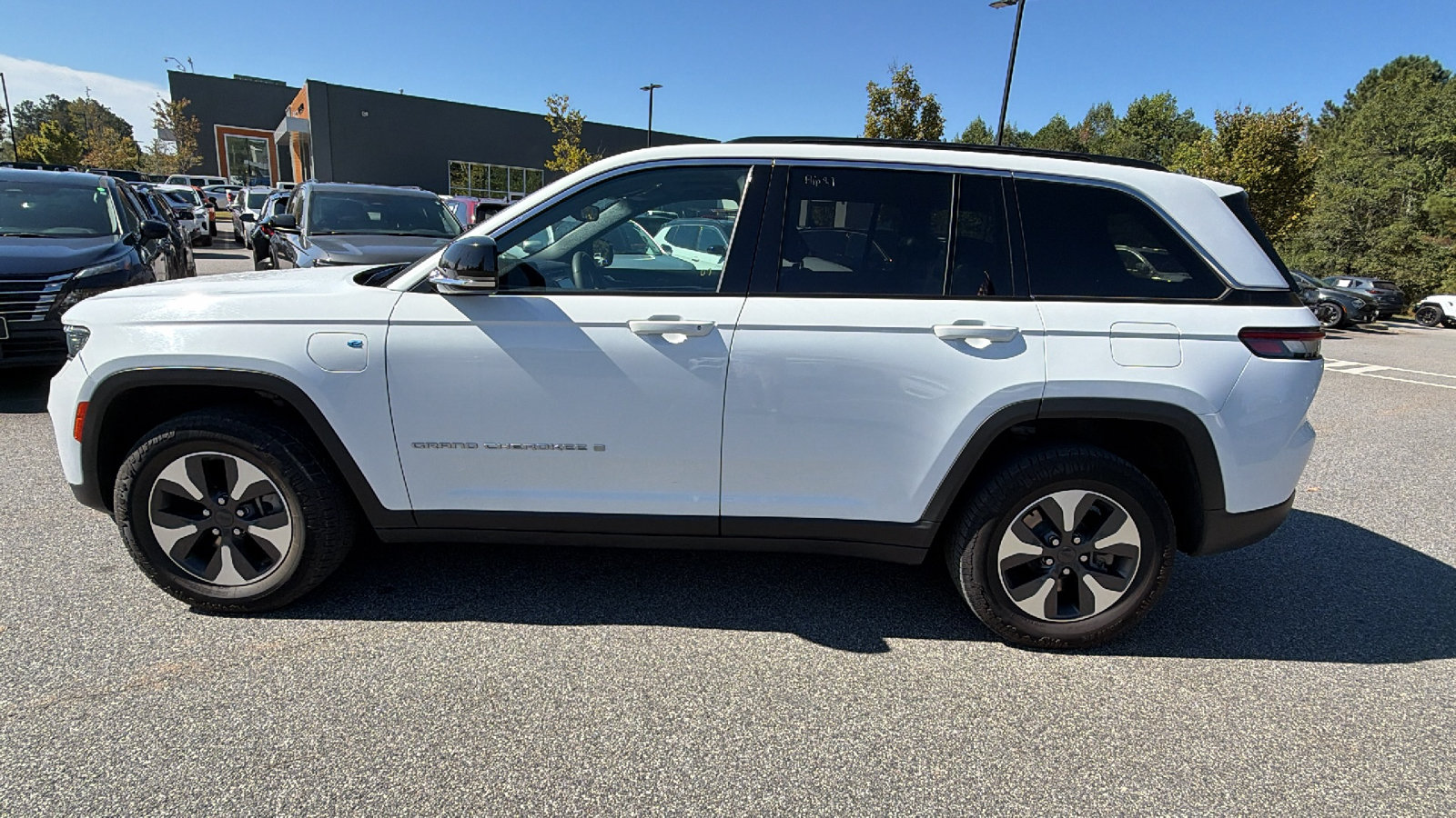 Used 2024 Jeep Grand Cherokee Limited 4xe AWD/4WD image 11