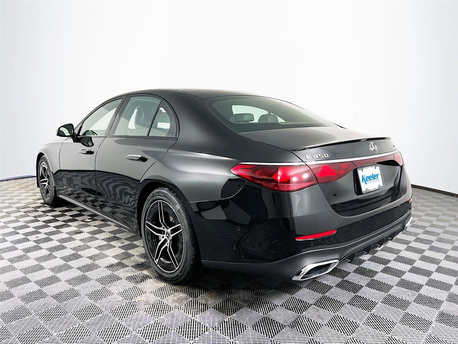 New 2026 Mercedes-Benz E 450 4MATIC Sedan image 4