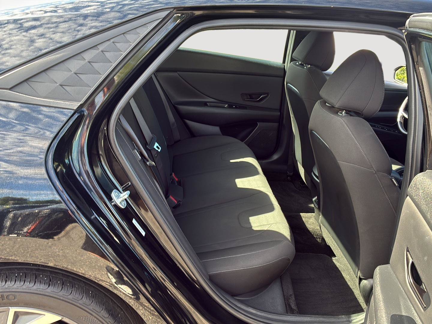 Certified 2025 Hyundai Elantra Sport FWD image 17