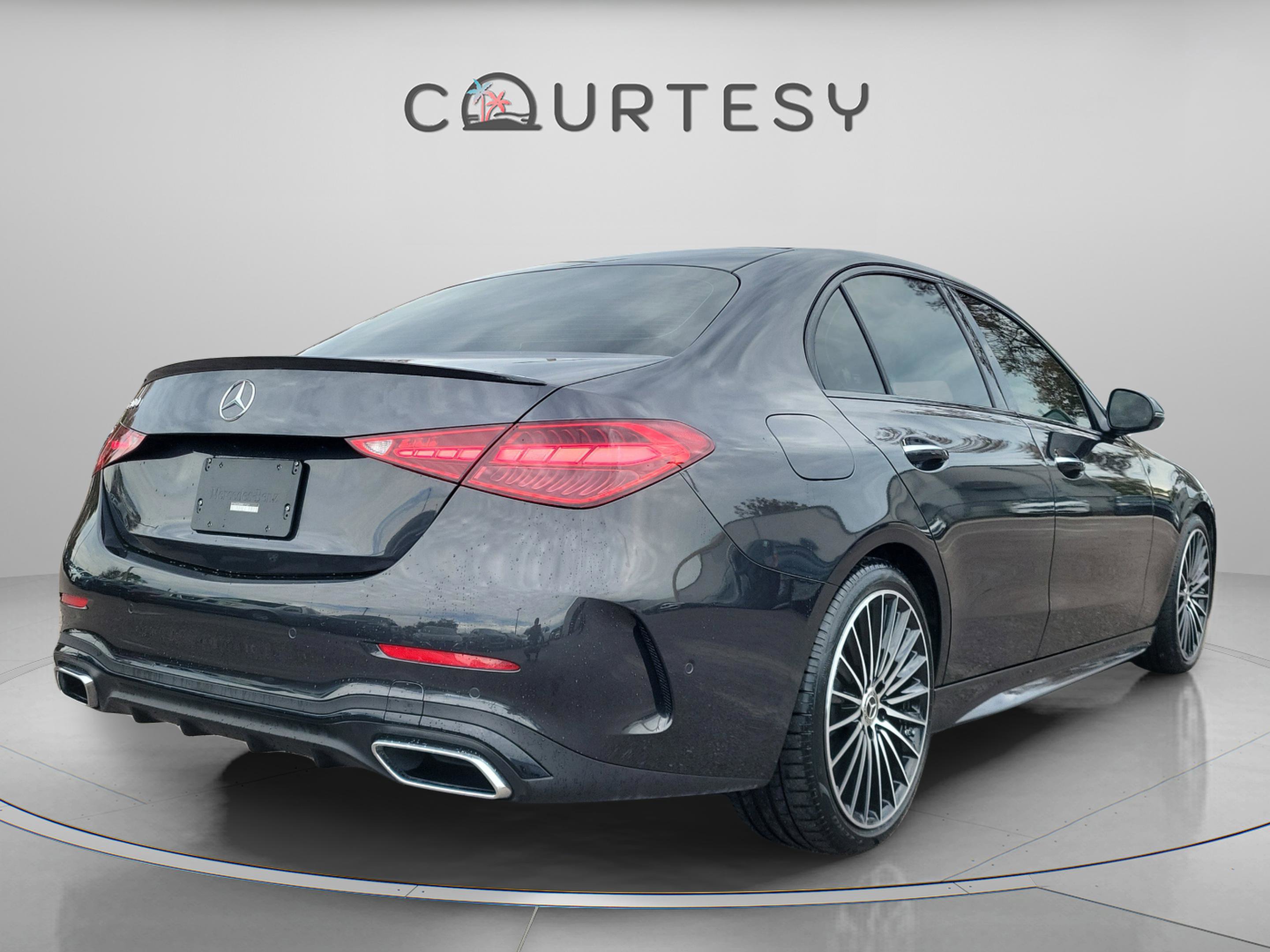 Used 2024 Mercedes-Benz C 300 Sedan image 2