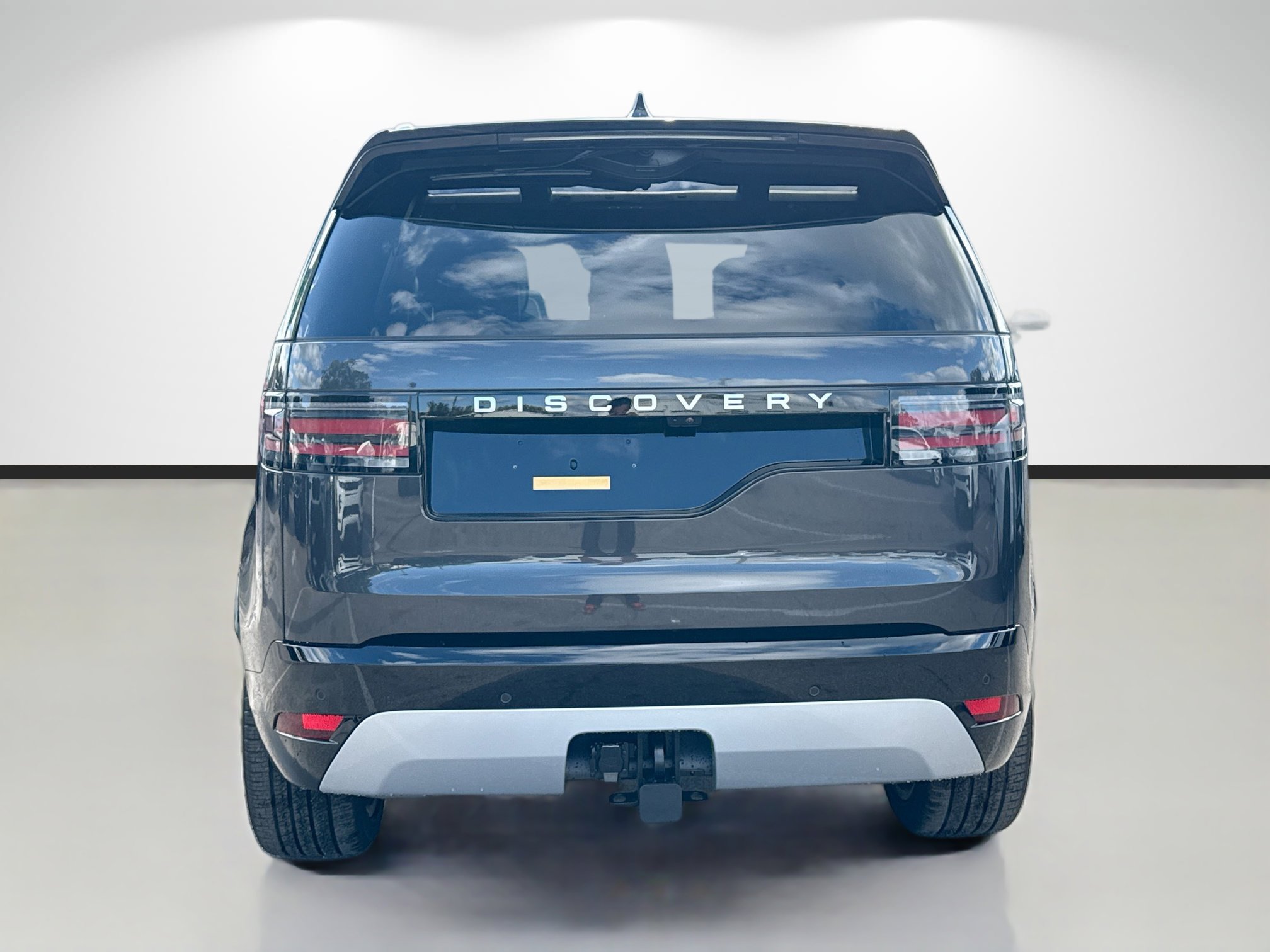 New 2026 Land Rover Discovery Limited Edition image 4