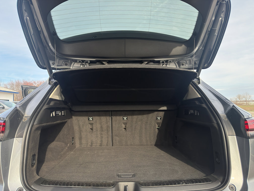 Used 2021 Buick Envision Essence w/ Technology Package I image 18