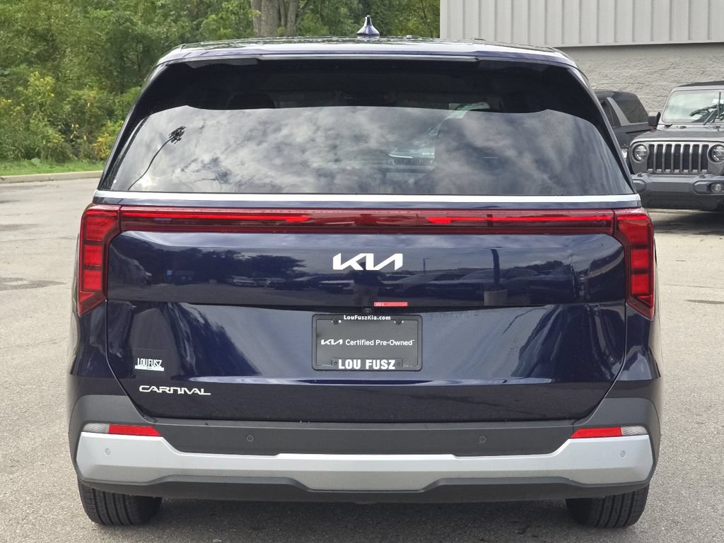 Used 2026 Kia Carnival LX FWD image 15