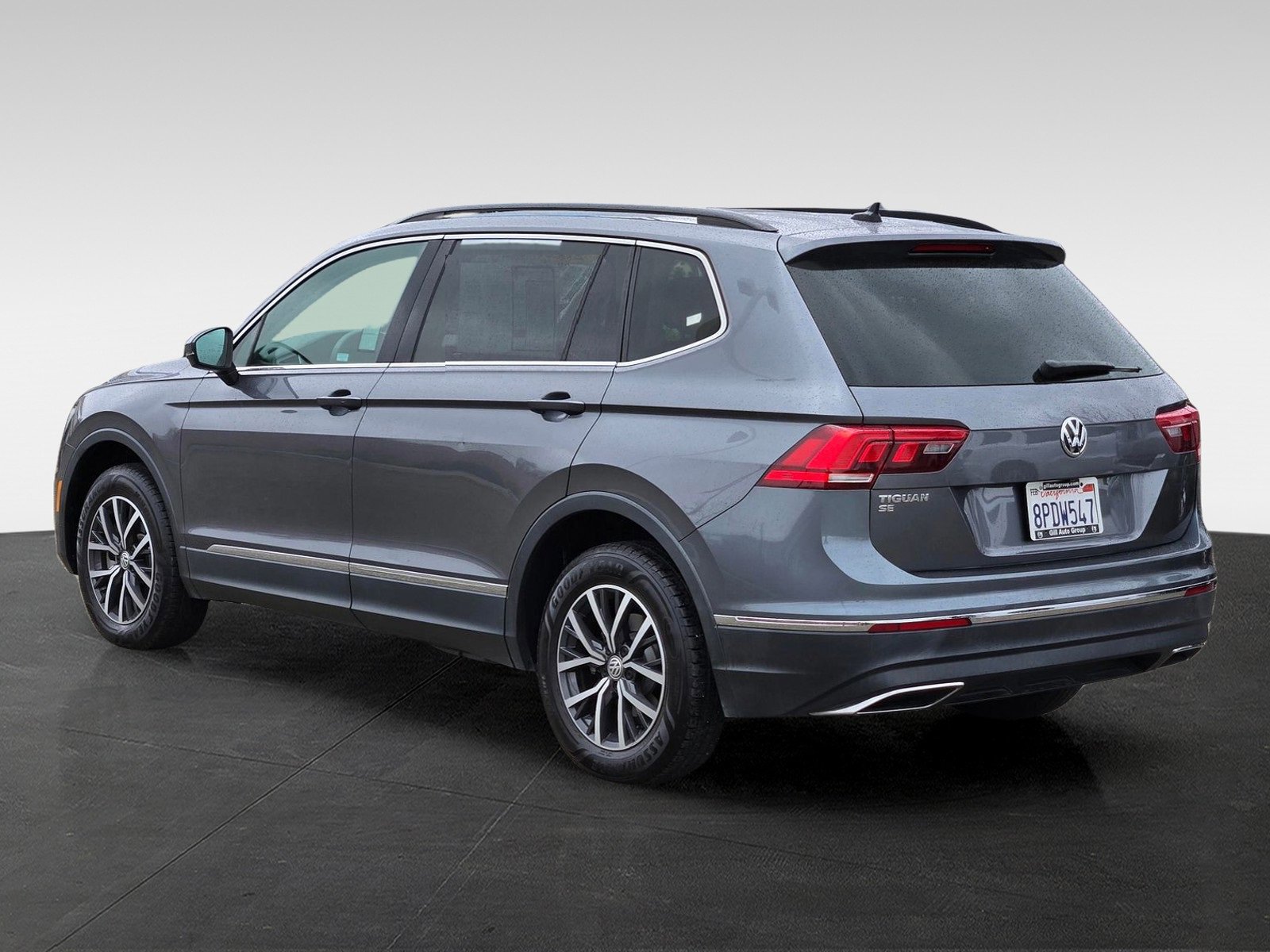 Used 2020 Volkswagen Tiguan SE w/ Panoramic Sunroof Package image 6