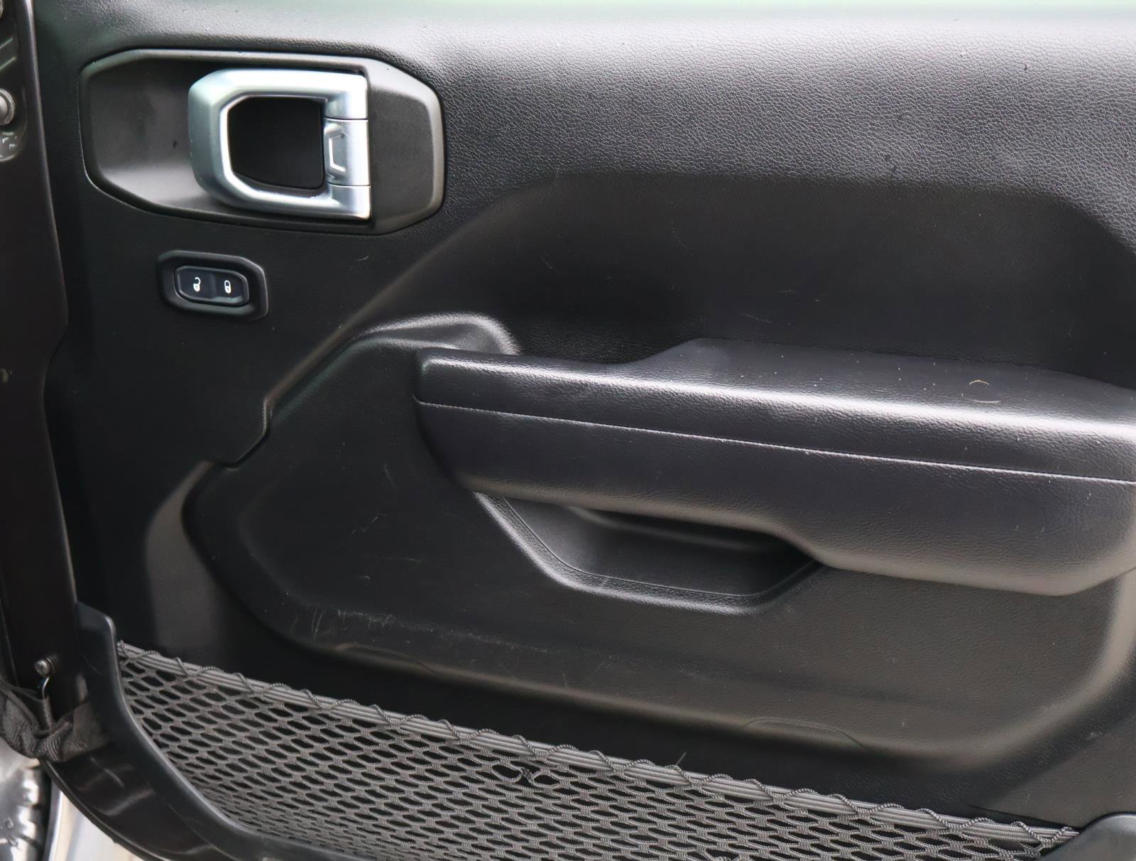 Used 2021 Jeep Gladiator Willys image 18