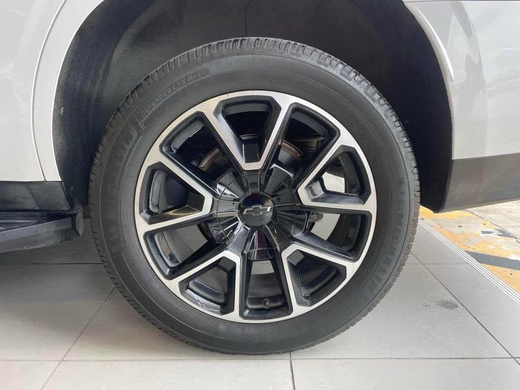 Used 2022 Chevrolet Tahoe RST w/ Luxury Package RWD image 18