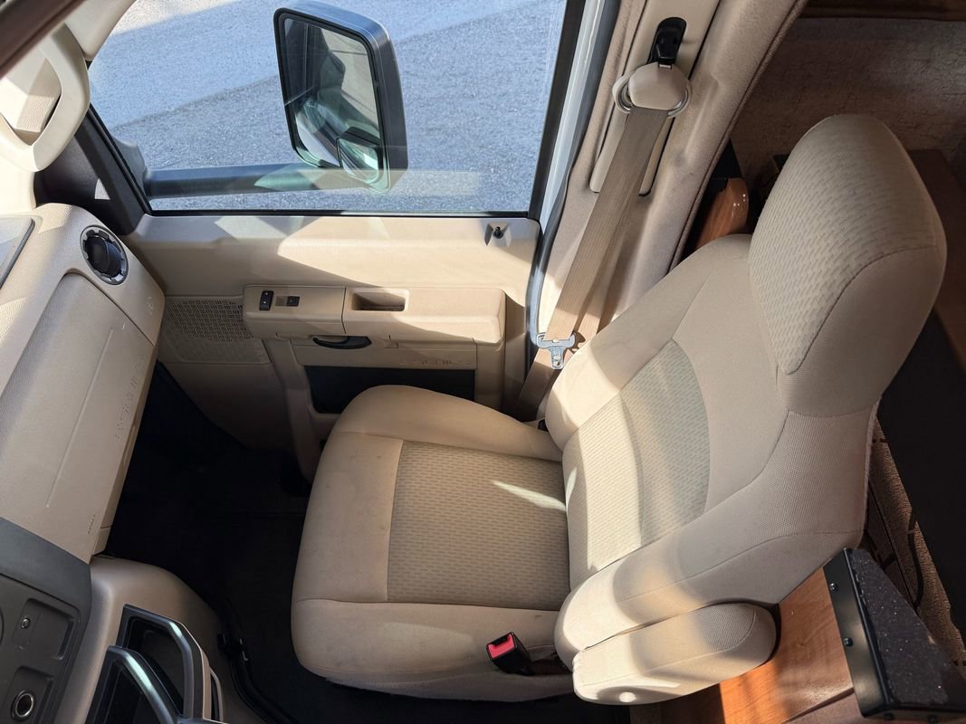 Used 2017 Ford E-450 and Econoline 450 Super Duty w/ Motorhome Prep Package RWD image 11