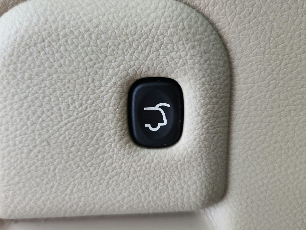 Used 2021 Jeep Grand Cherokee Overland AWD/4WD image 39