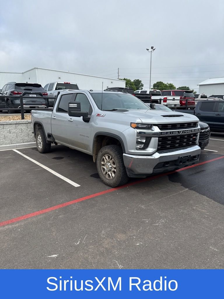 Used 2023 Chevrolet Silverado 2500 LT AWD/4WD image 3